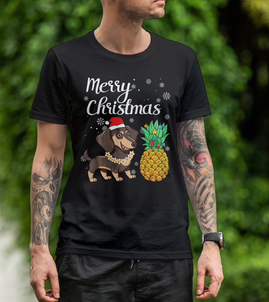 Merry Christmas Dachshund Santa Hat Pineapple Snowflakes T-Shirt