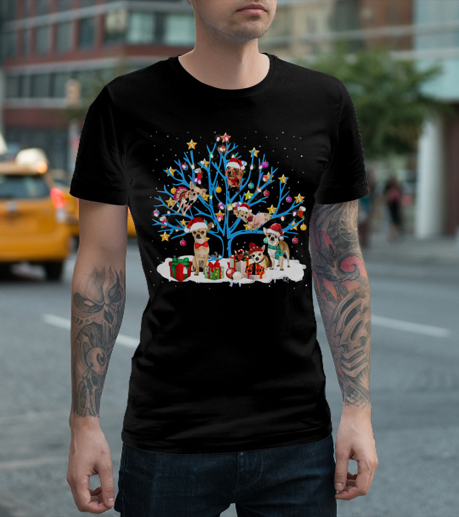 Cute Chihuahua Dog Christmas Tree With Santa Hats And Presents T-Shirt