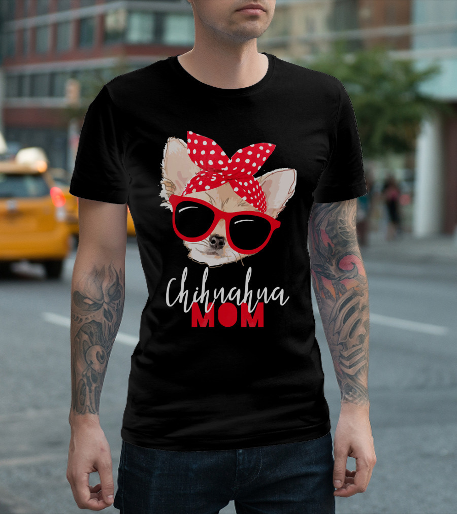 Chihuahua Mom Funny Sunglasses Red Bow T-Shirt