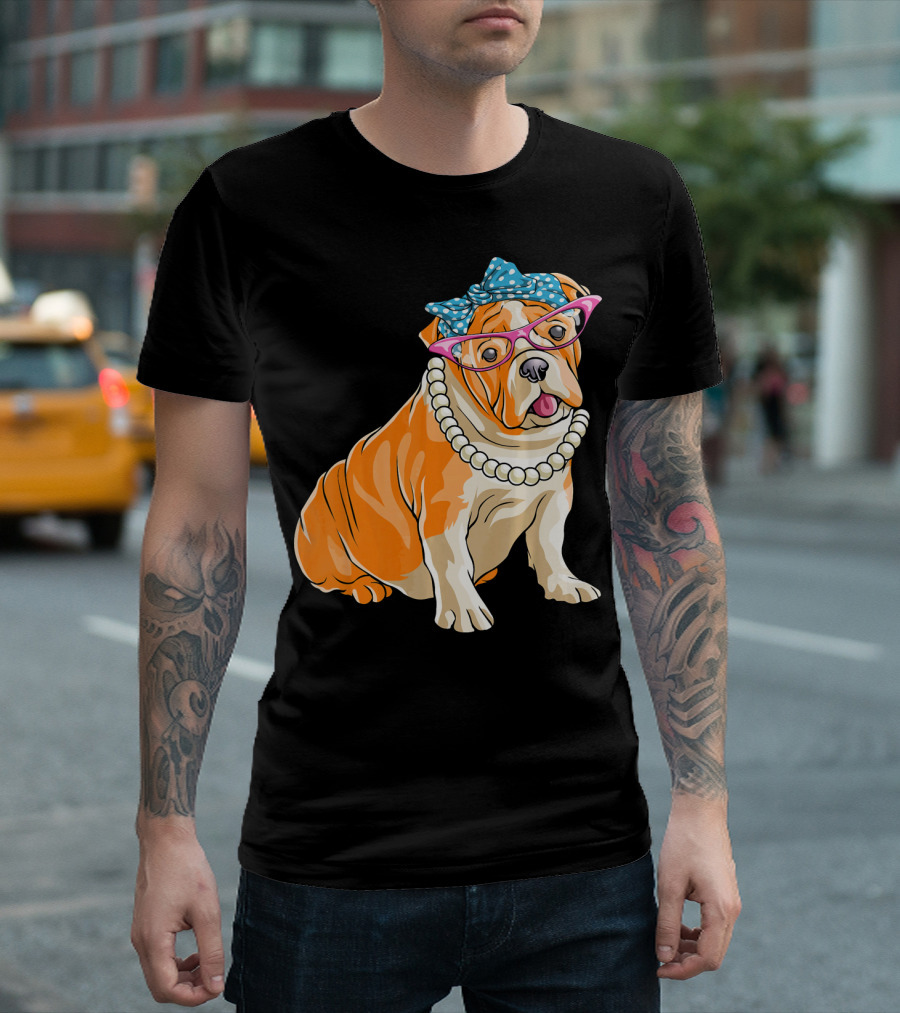 English Bulldog Mom Grandma Dog With Glasses And Pearl Necklace T-Shirt