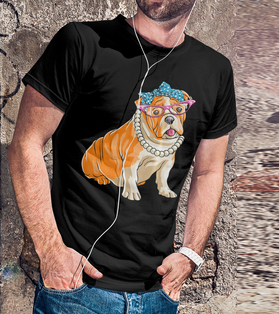English Bulldog Mom Grandma Dog With Glasses And Pearl Necklace T-Shirt