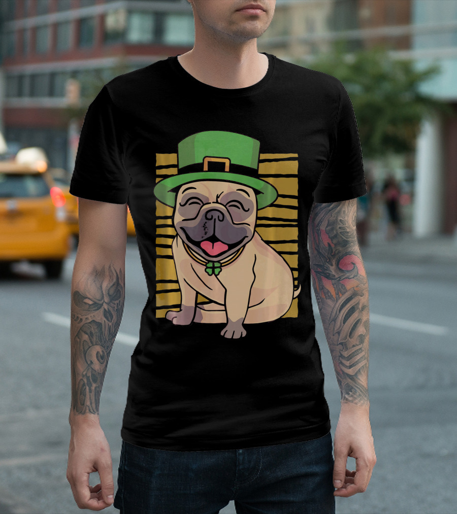 Funny St. Patrick's Day Pug In Green Leprechaun Hat With Shamrock Necklace T-Shirt