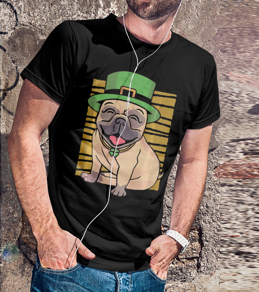 Funny St. Patrick's Day Pug In Green Leprechaun Hat With Shamrock Necklace T-Shirt