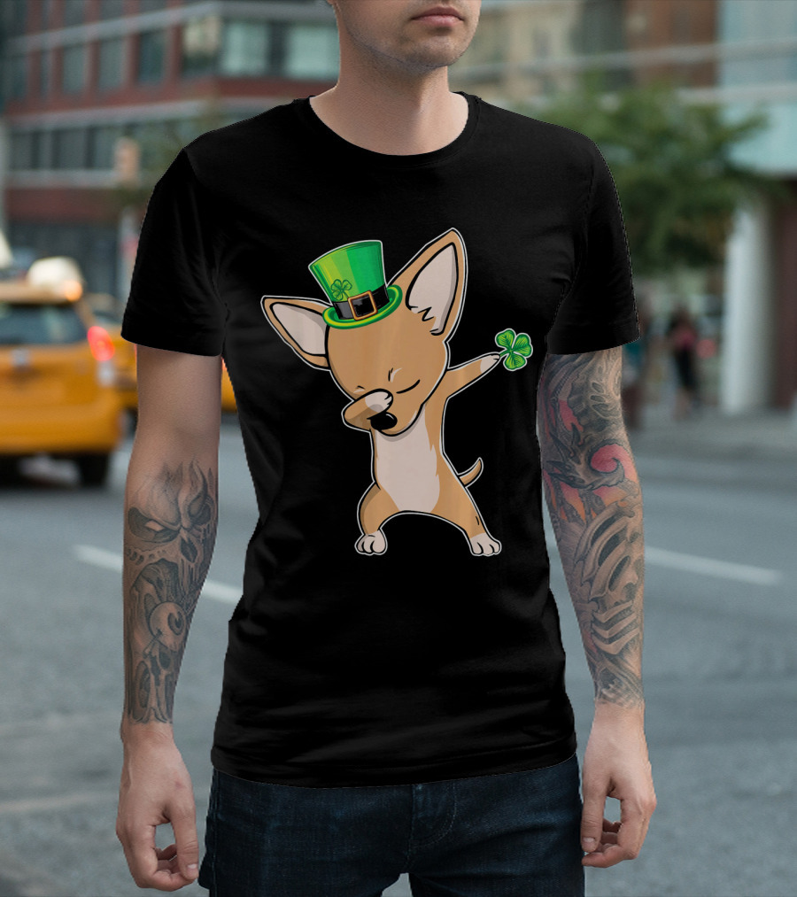 Funny Chihuahua Dabbing Dance St Pat's Day Leprechaun Hat Clover T-Shirt