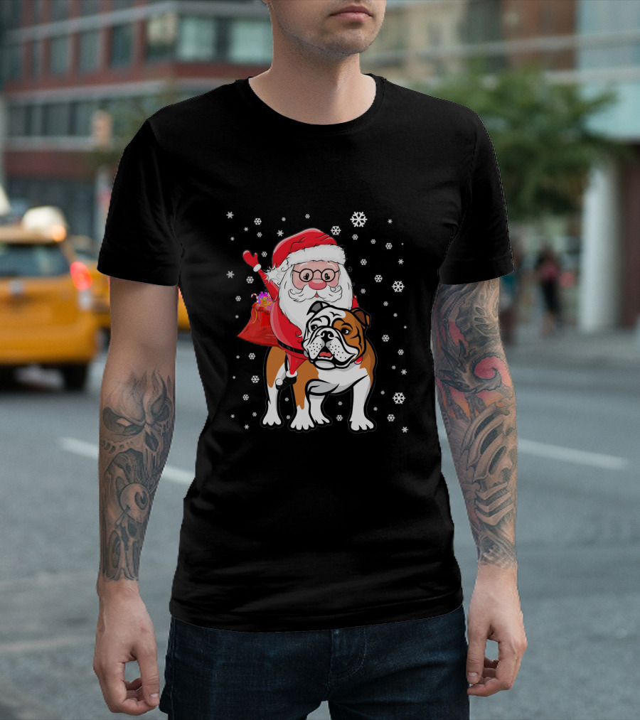 English Bulldog with Santa Claus Snowflakes Christmas Scene T-Shirt