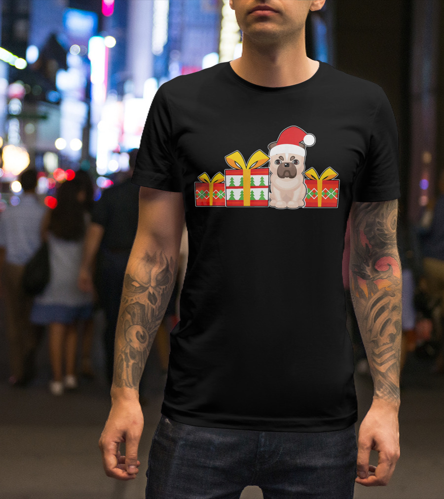 English Bulldog With Santa Hat And Christmas Presents Cute Bul T-Shirt