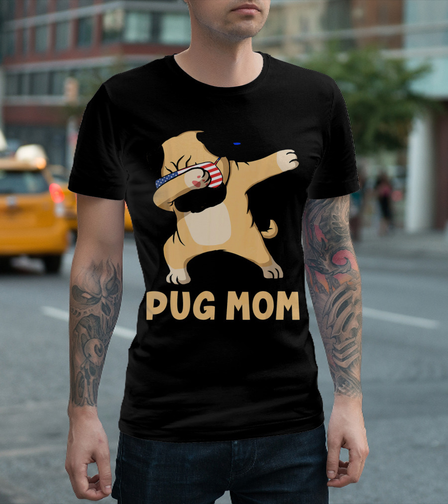 Pug Mom Dabbing with American Flag Bandana T-Shirt