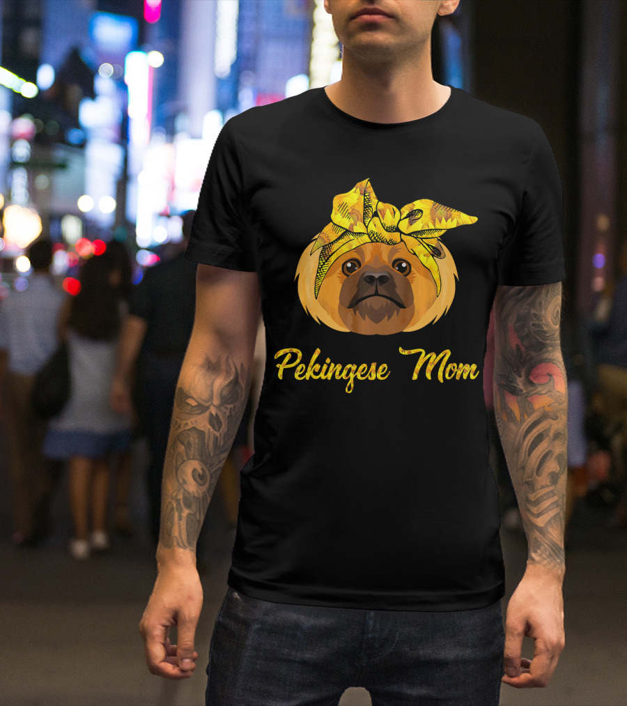 Pekingese Mom Sunflower Bandana T-Shirt