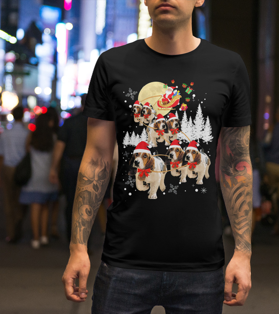 Basset Hound Santa Reindeer Christmas Snowflakes Pine Trees T-Shirt