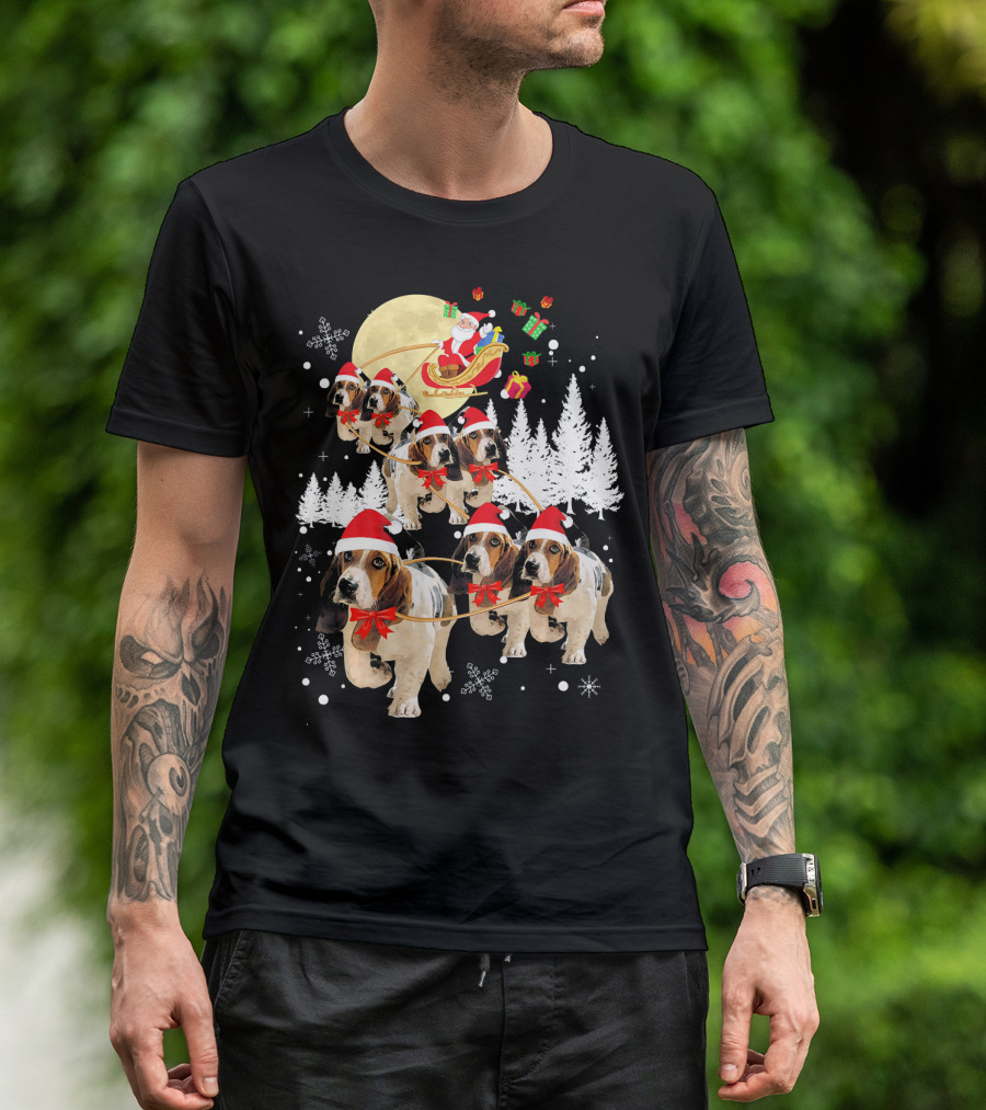 Basset Hound Santa Reindeer Christmas Snowflakes Pine Trees T-Shirt
