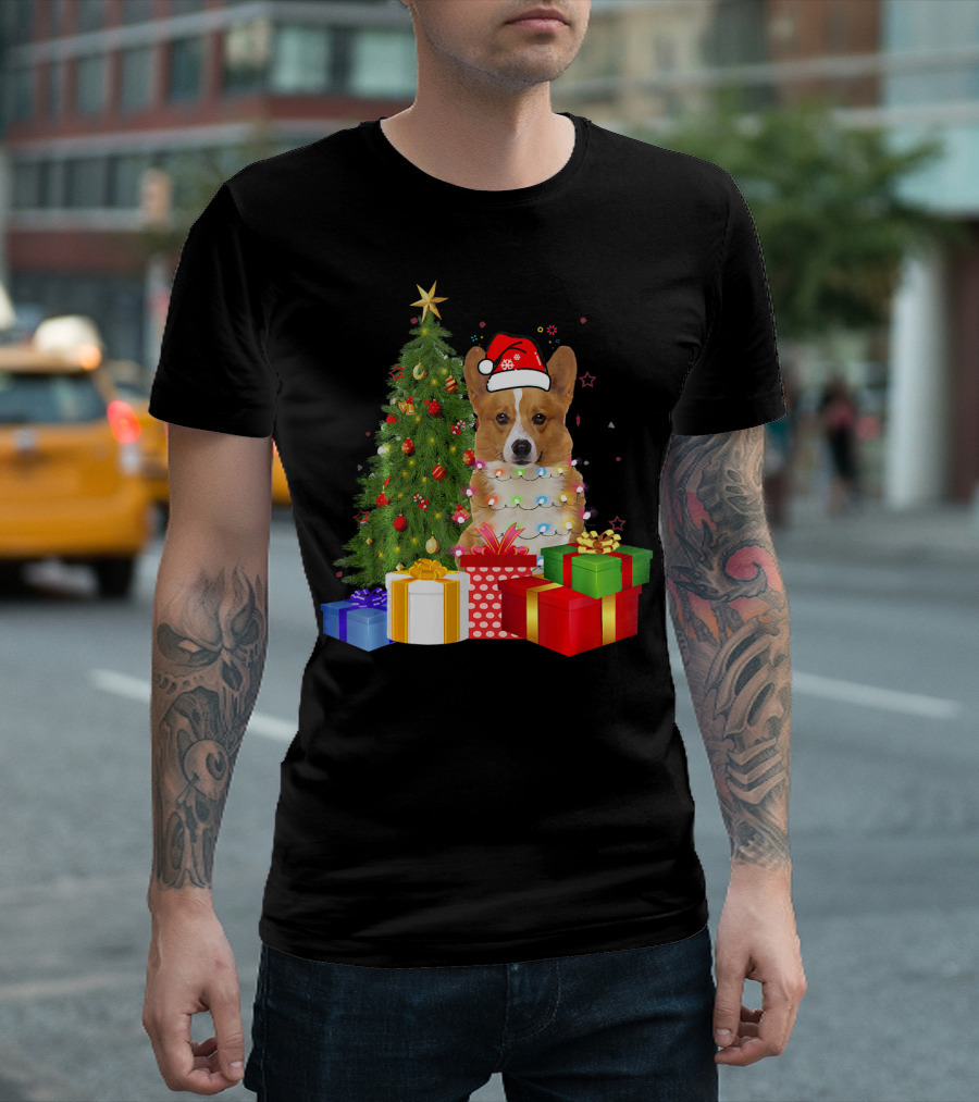 Santa Pembroke Welsh Corgi With Christmas Tree And Presents T-Shirt