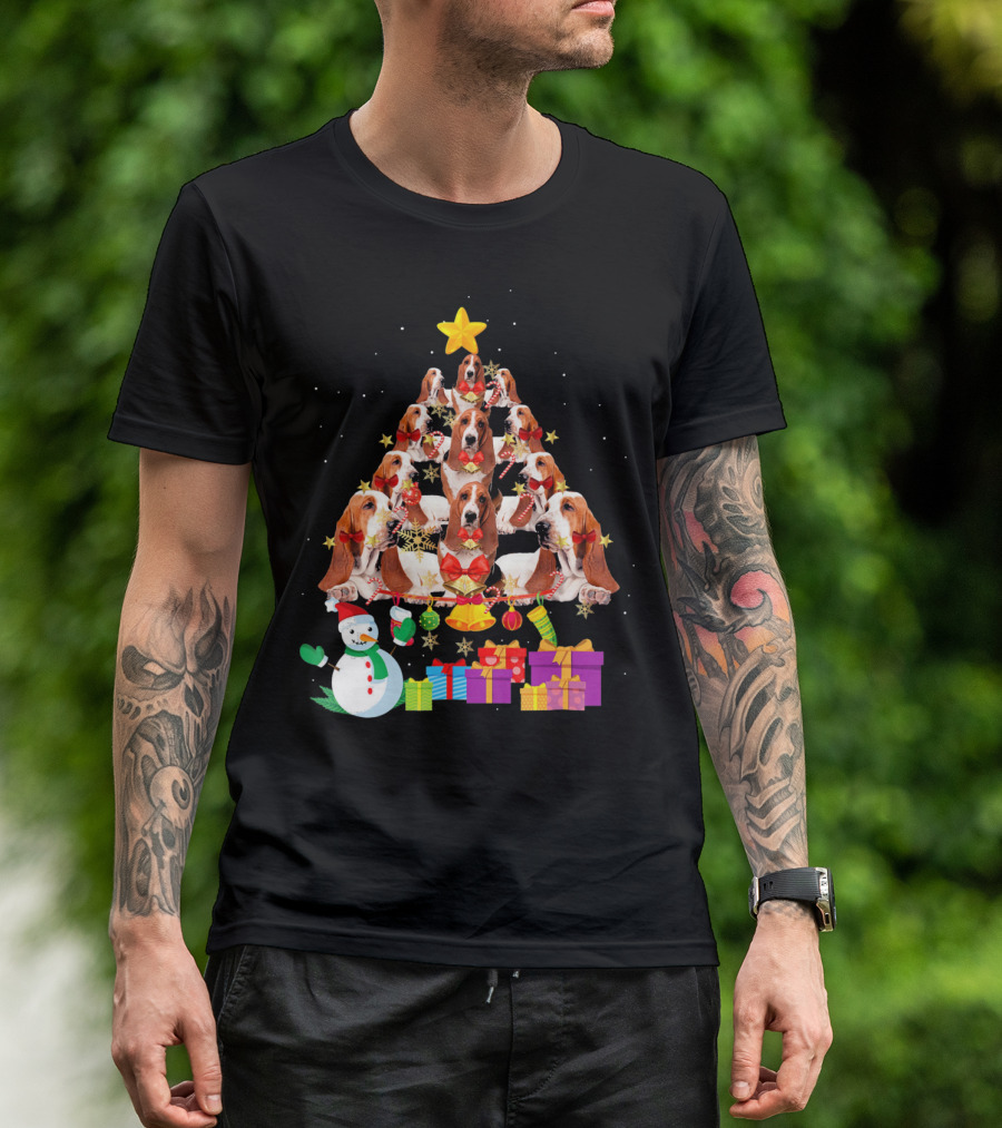 Basset Hound Christmas Tree With Snowman And Presents T-Shirt