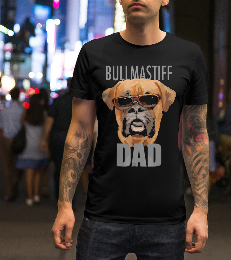Bullmastiff Dad Dog Wearing Sunglasses T-Shirt