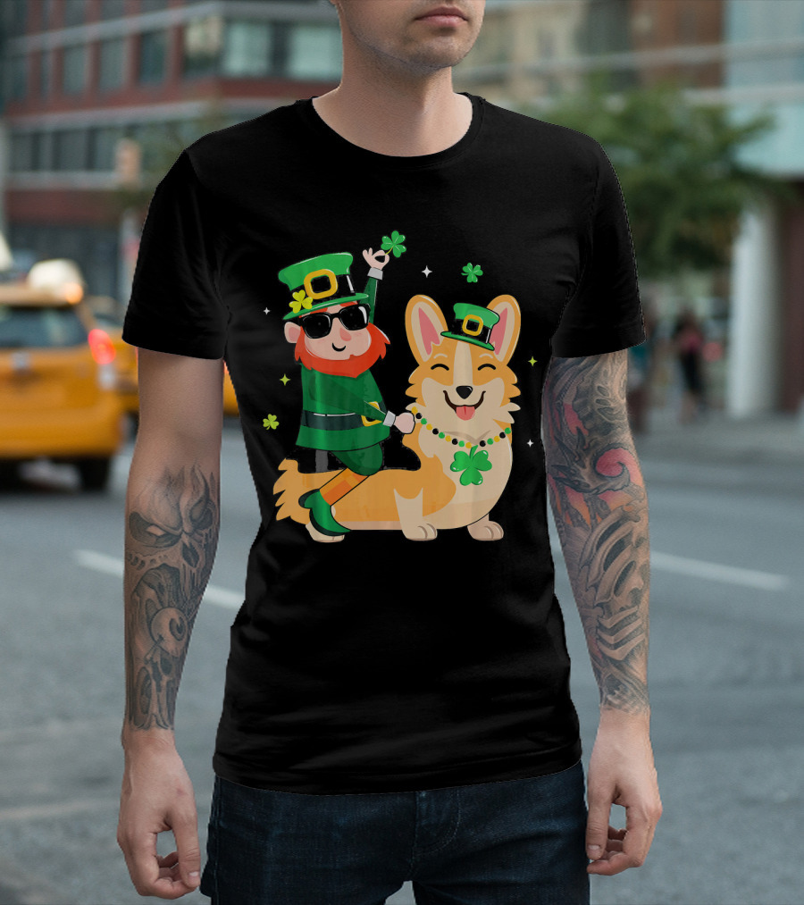 Corgi With Leprechaun St Patrick's Day Lucky Mama T-Shirt