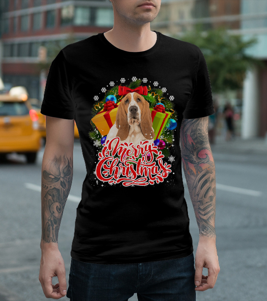 Merry Christmas Basset Hound With Presents And Snowflakes T-Shirt