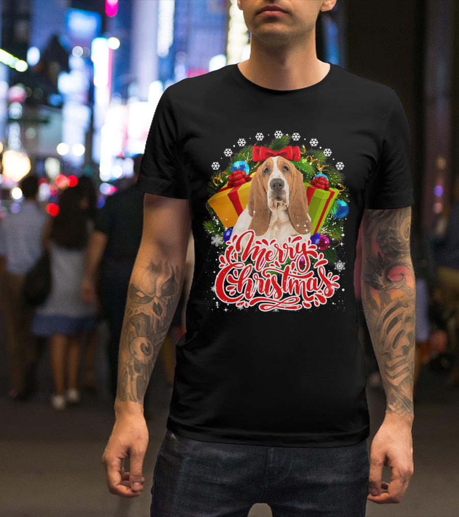 Merry Christmas Basset Hound With Presents And Snowflakes T-Shirt