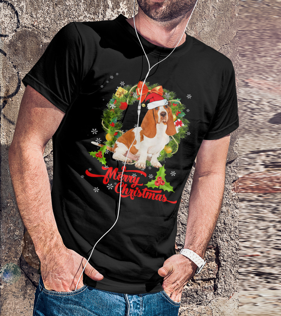 Funny Basset Hound Merry Christmas Santa Hat Wreath Bow Gift T-Shirt