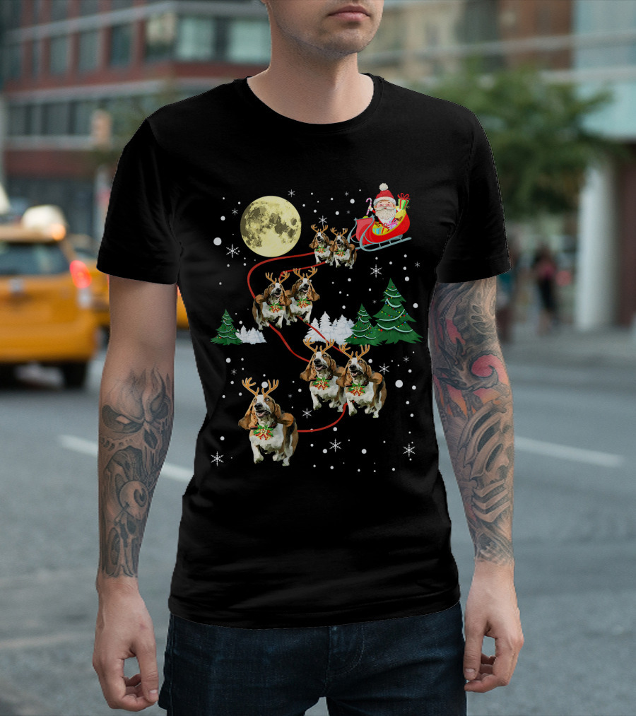 Santa Sleigh With Reindeer Basset Hound And Full Moon T-Shirt