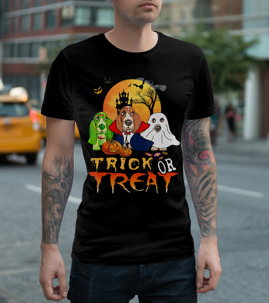 Halloween Basset Hound Trick Or Treat Vampire Ghost Pumpkins Haunted Castle Full Moon T-Shirt