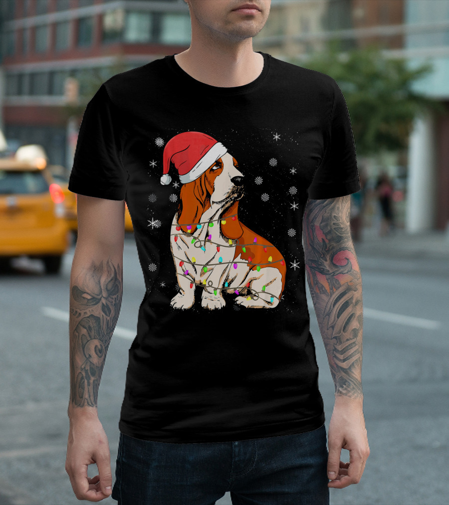 Merry Christmas Basset Hound Santa Hat Festive String Lights T-Shirt