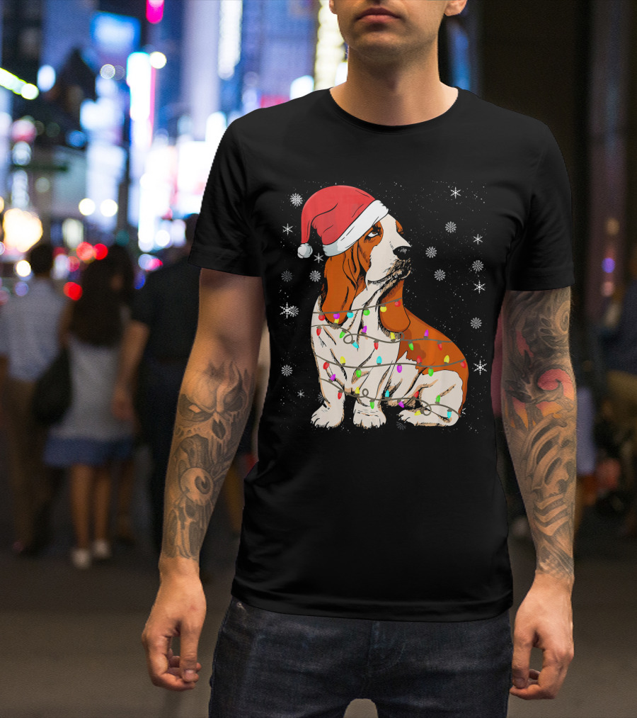 Merry Christmas Basset Hound Santa Hat Festive String Lights T-Shirt