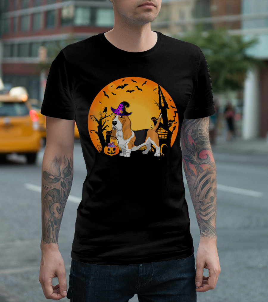 Basset Hound Witch Hat Halloween Pumpkin Moon Scene T-Shirt