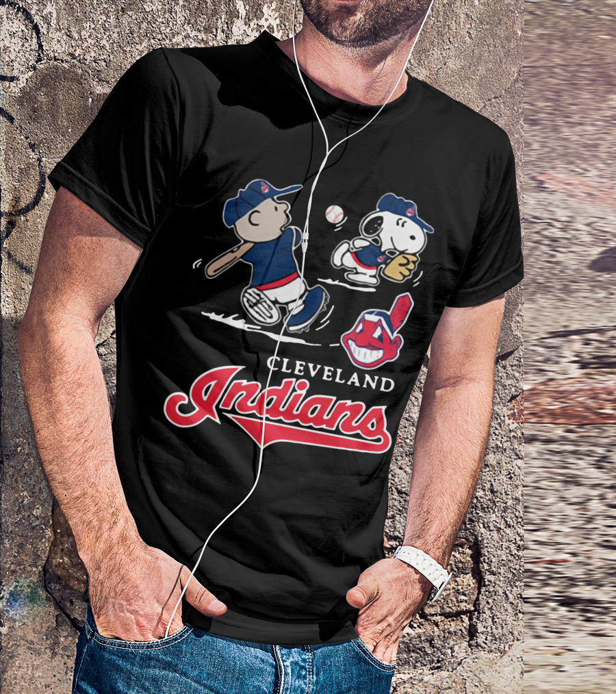 CHARLIE BROWN SNOOPY CLEVELAND INDIANS BASEBALL PEANUTS T-Shirt