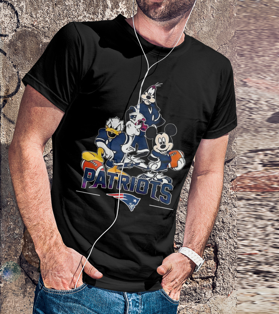 Mickey Mouse Donald Duck Goofy Patriots New England Football T-Shirt