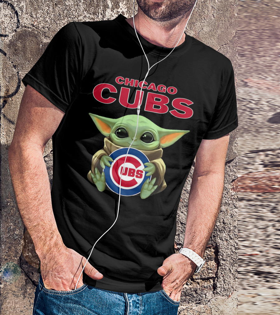 Baby Yoda Chicago Cubs Cubs Hug T-Shirt