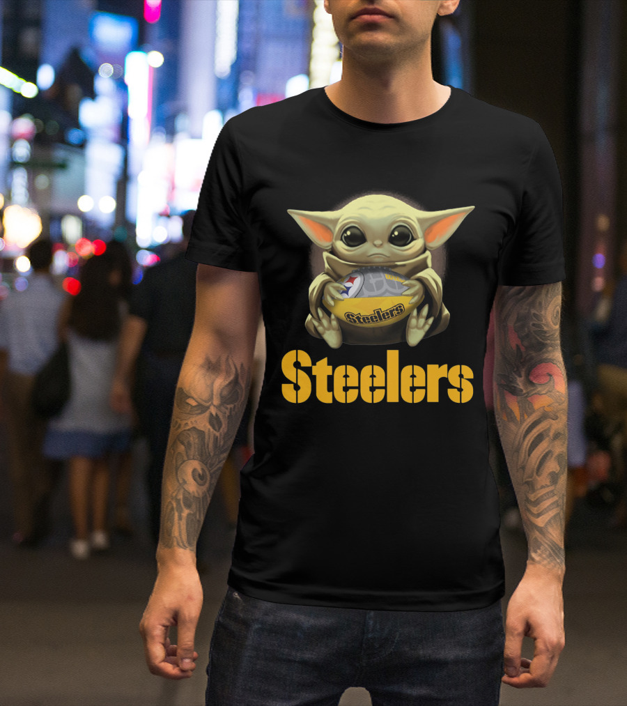 Baby Yoda Steelers Hug Football T-Shirt