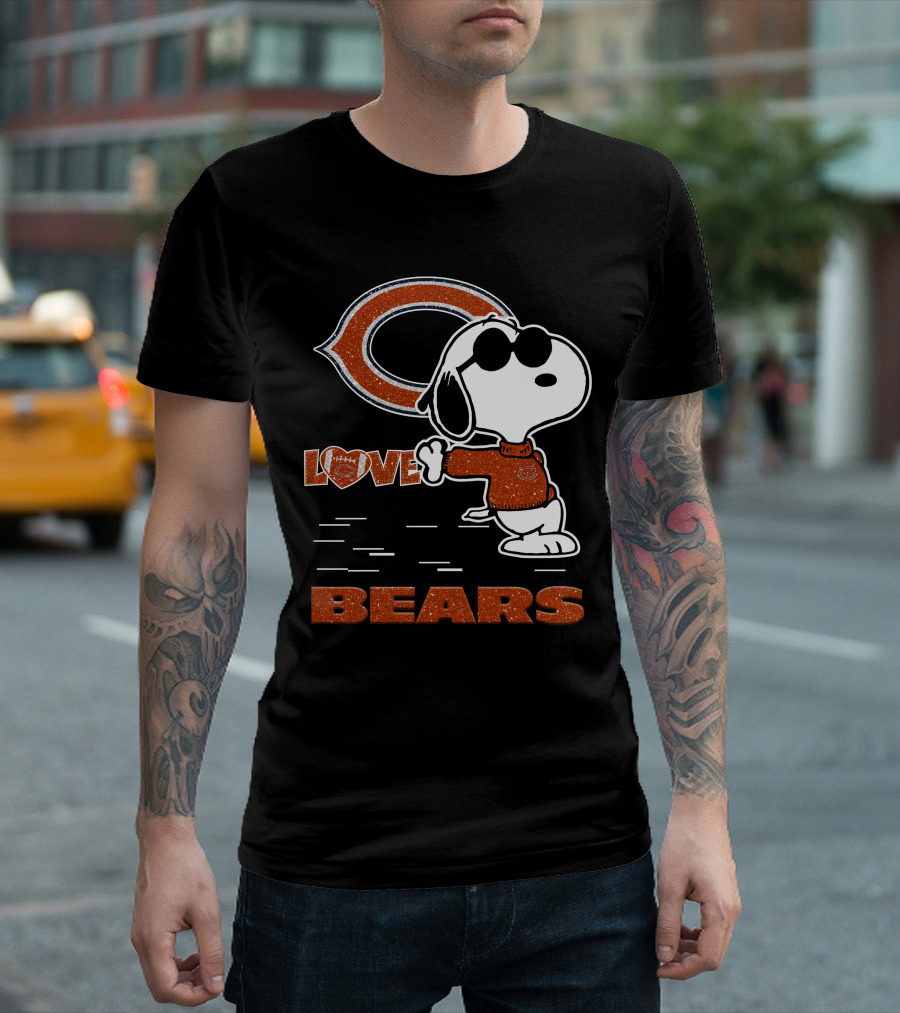 Snoopy Love Bears Chicago Football Team T-Shirt