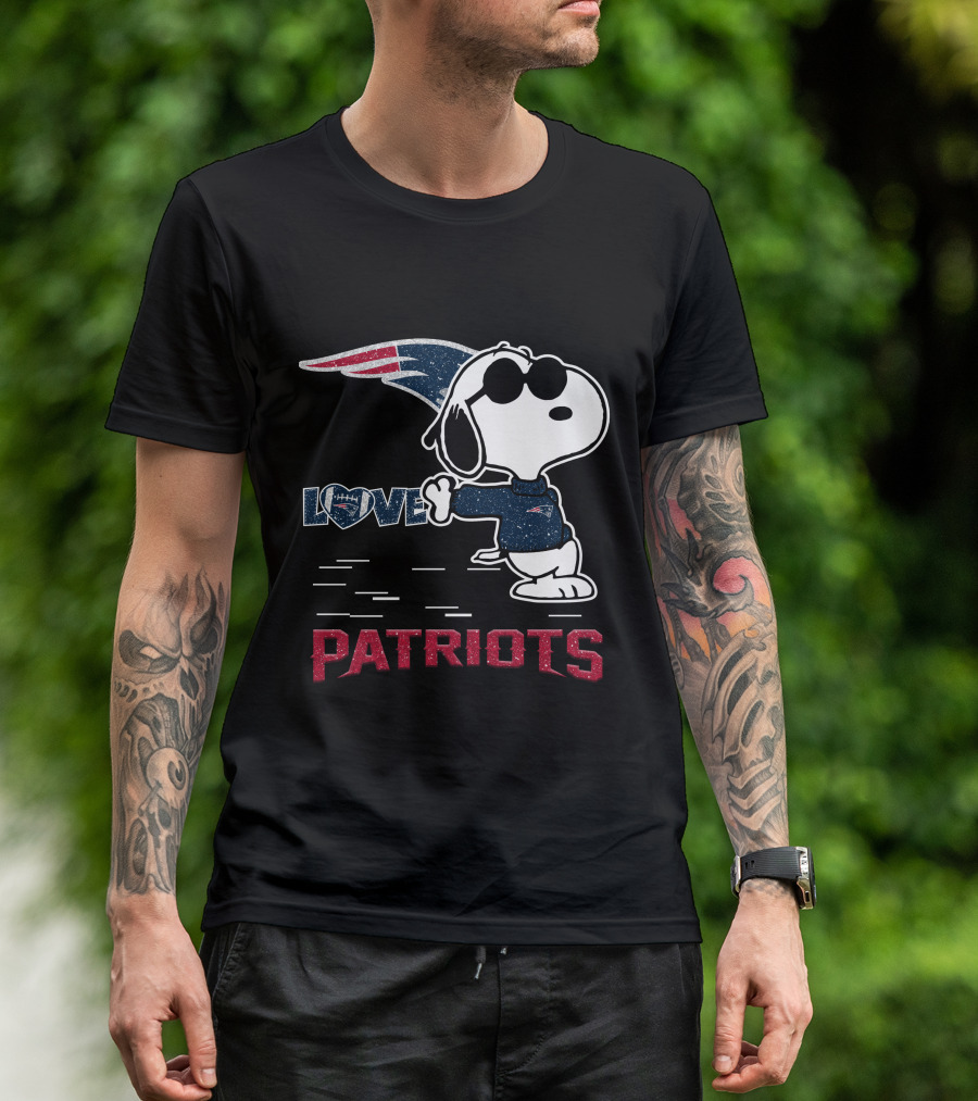 Snoopy Love Patriots New England T-Shirt