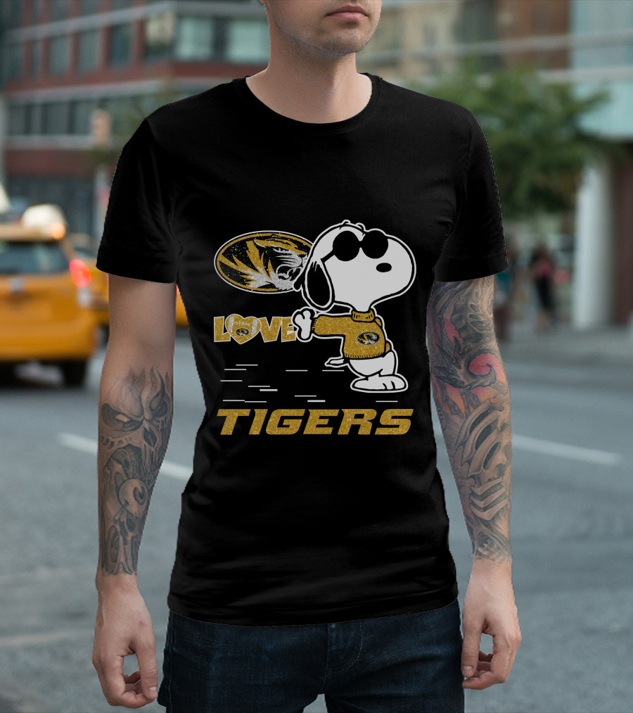 Snoopy Love Missouri Tigers Mizzou T-Shirt