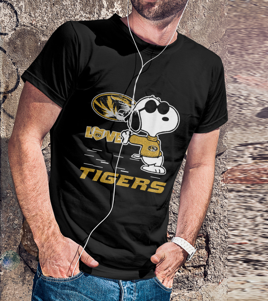Snoopy Love Missouri Tigers Mizzou T-Shirt