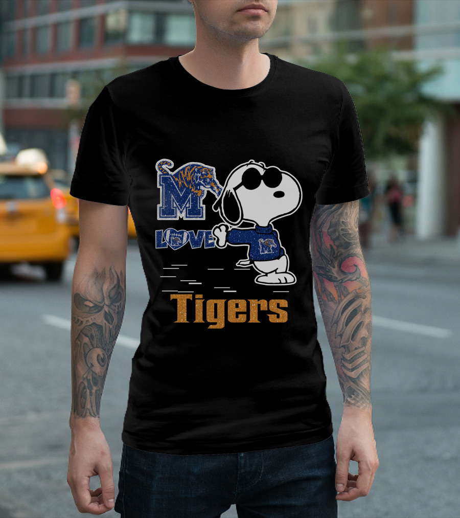 Snoopy Memphis Tigers Love T-Shirt