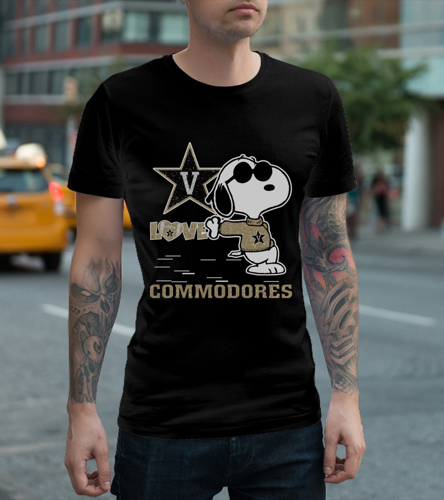 Snoopy V Star Love Vanderbilt Commodores T-Shirt