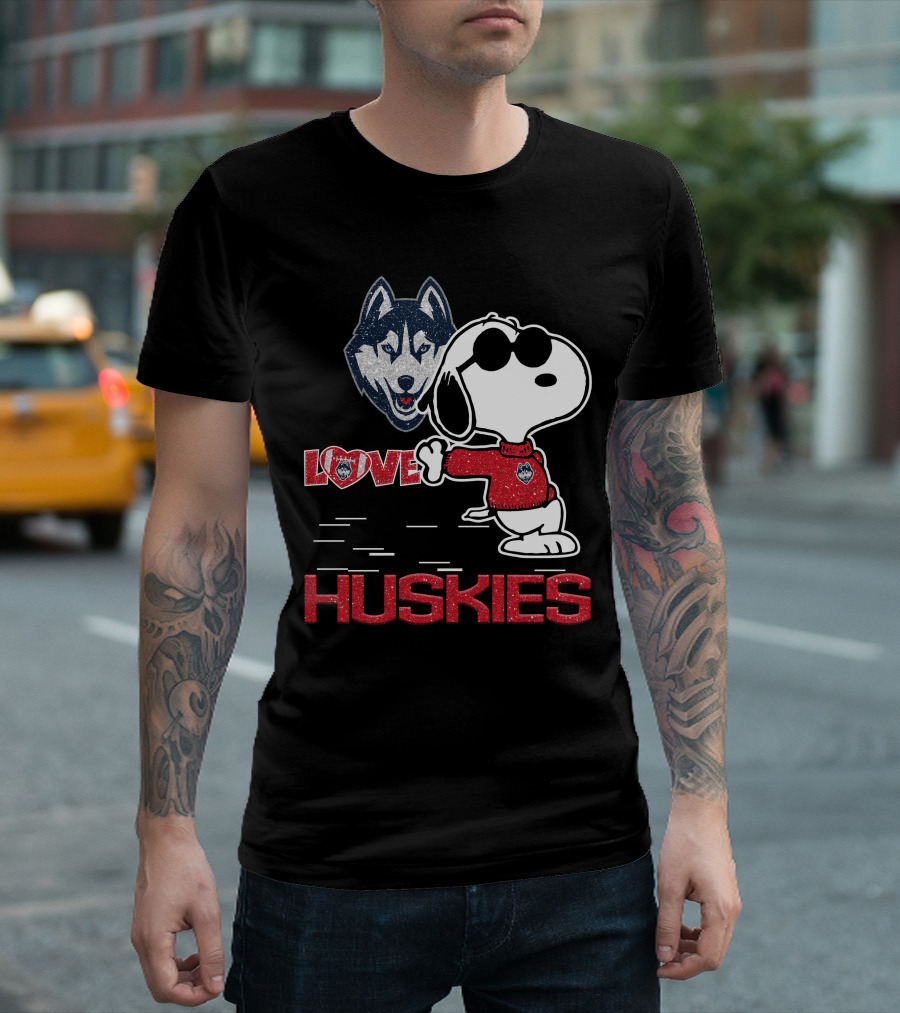 Snoopy Love Huskies UConn T-Shirt