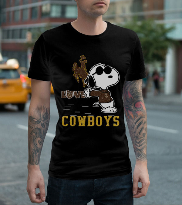 Snoopy Love Wyoming Cowboys Football Peanuts Character T-Shirt