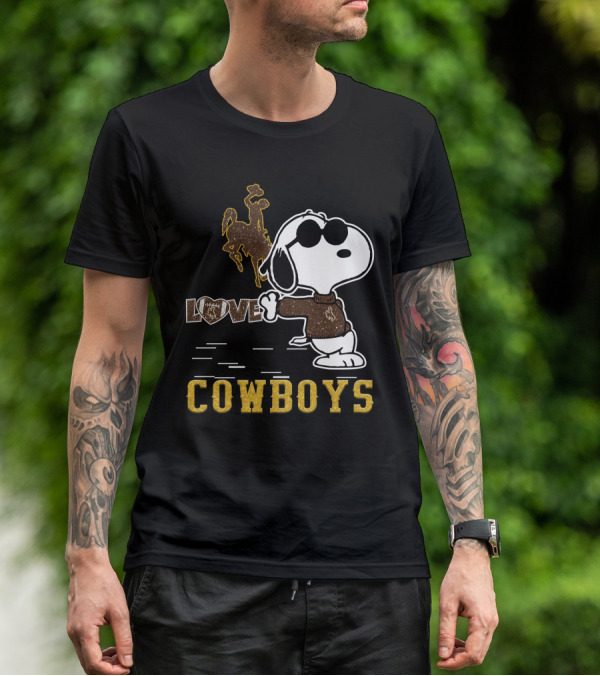 Snoopy Love Wyoming Cowboys Football Peanuts Character T-Shirt