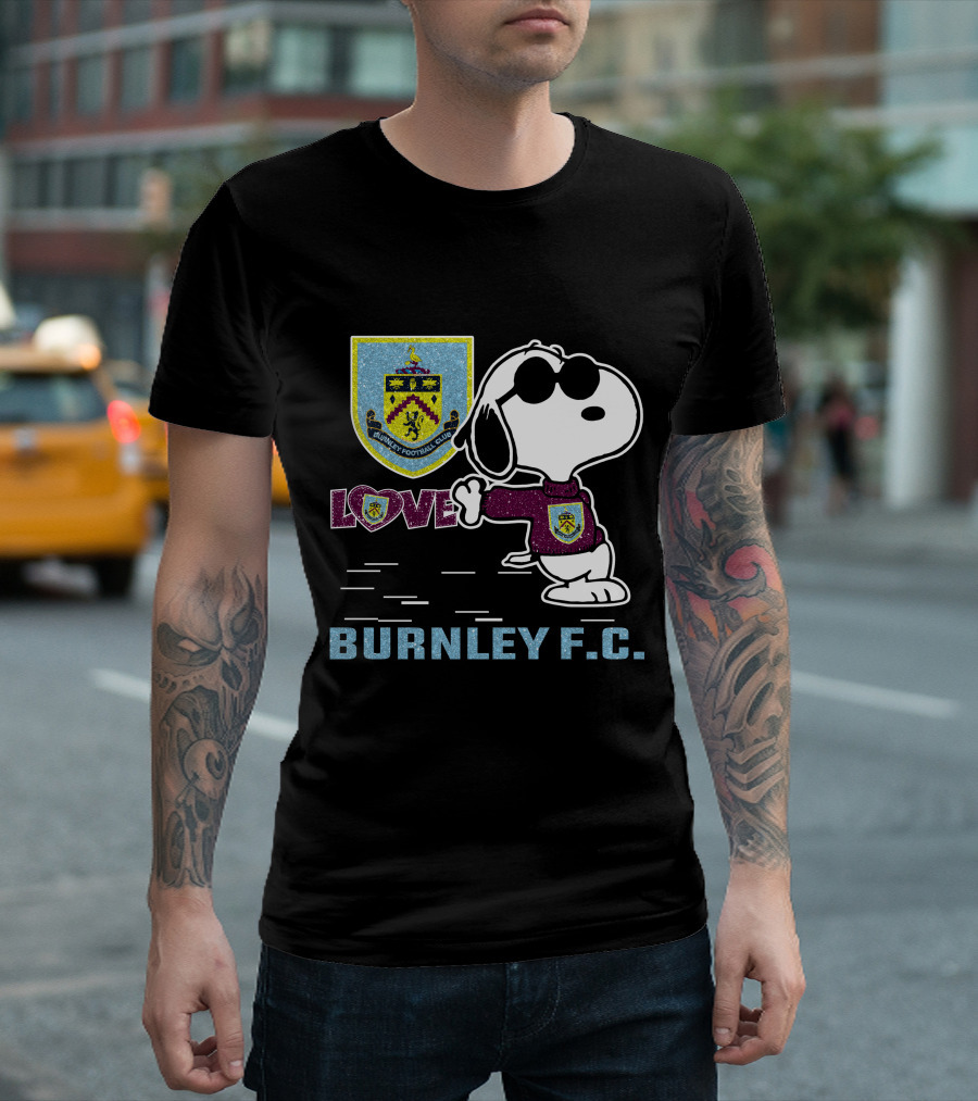 Snoopy Love Burnley F.c. T-Shirt