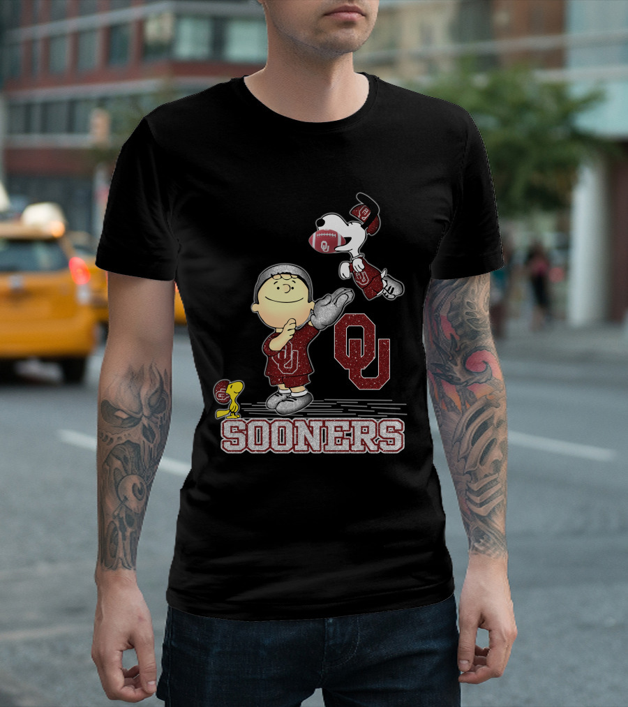 Snoopy OU Sooners Peanuts Football Fan T-Shirt
