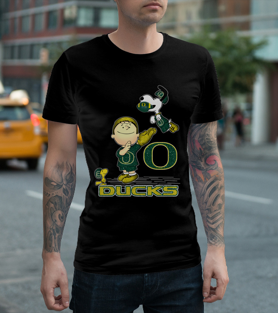 Snoopy And Woodstock Celebrate Oregon Ducks Football With Charlie Brown T-Shirt