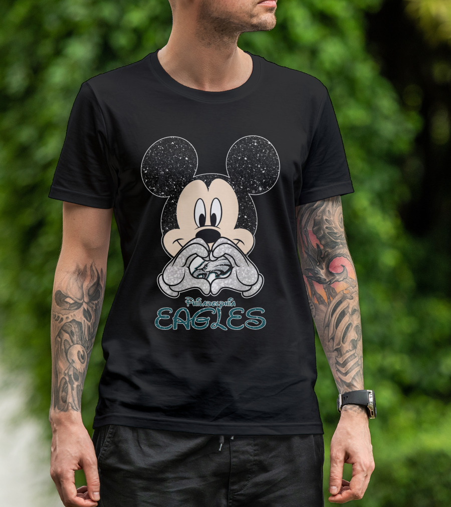 Mickey Philadelphia Eagles Heart Gesture T-Shirt