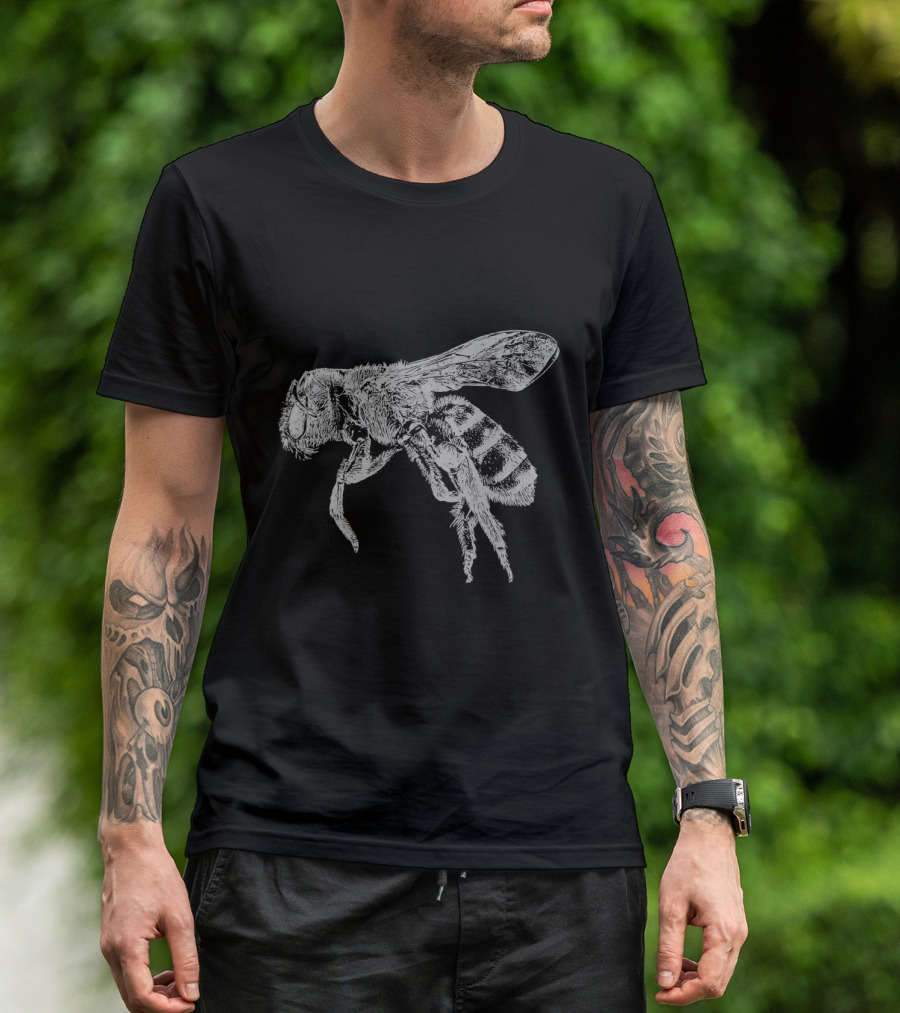 Vintage Distressed Cute Bee For Beekeeping Enthusiasts In Black And White Sketch T-Shirt