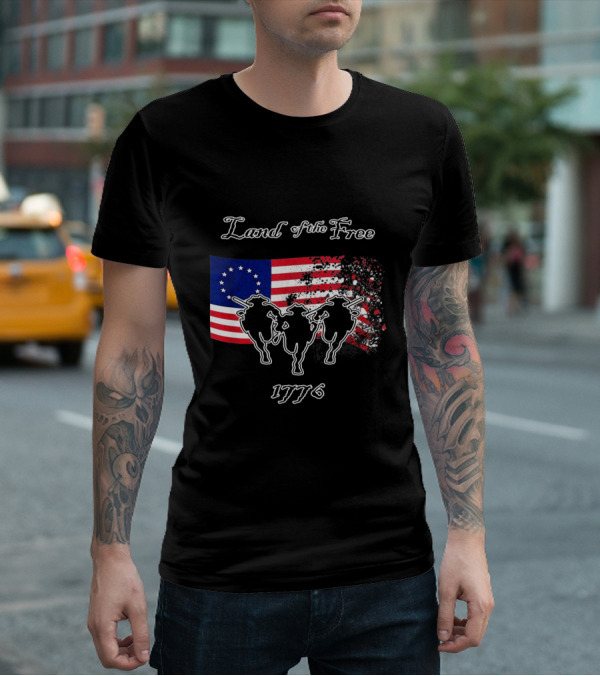Land Of The Free Betsy Ross Flag 1776 With Revolutionary Riders T-Shirt