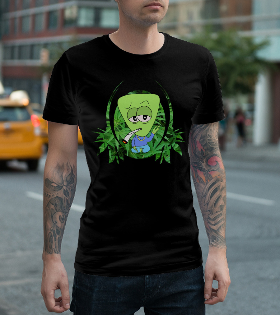 Alien Smoking Cannabis Surrounded By Marijuana Leaves T-Shirt
