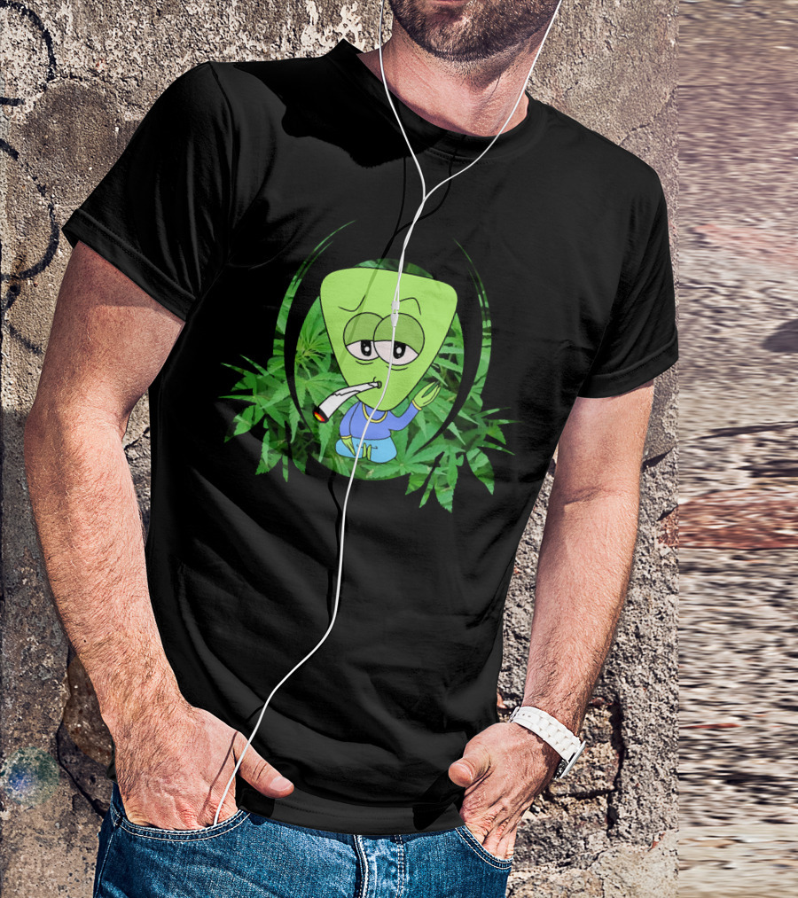 Alien Smoking Cannabis Surrounded By Marijuana Leaves T-Shirt