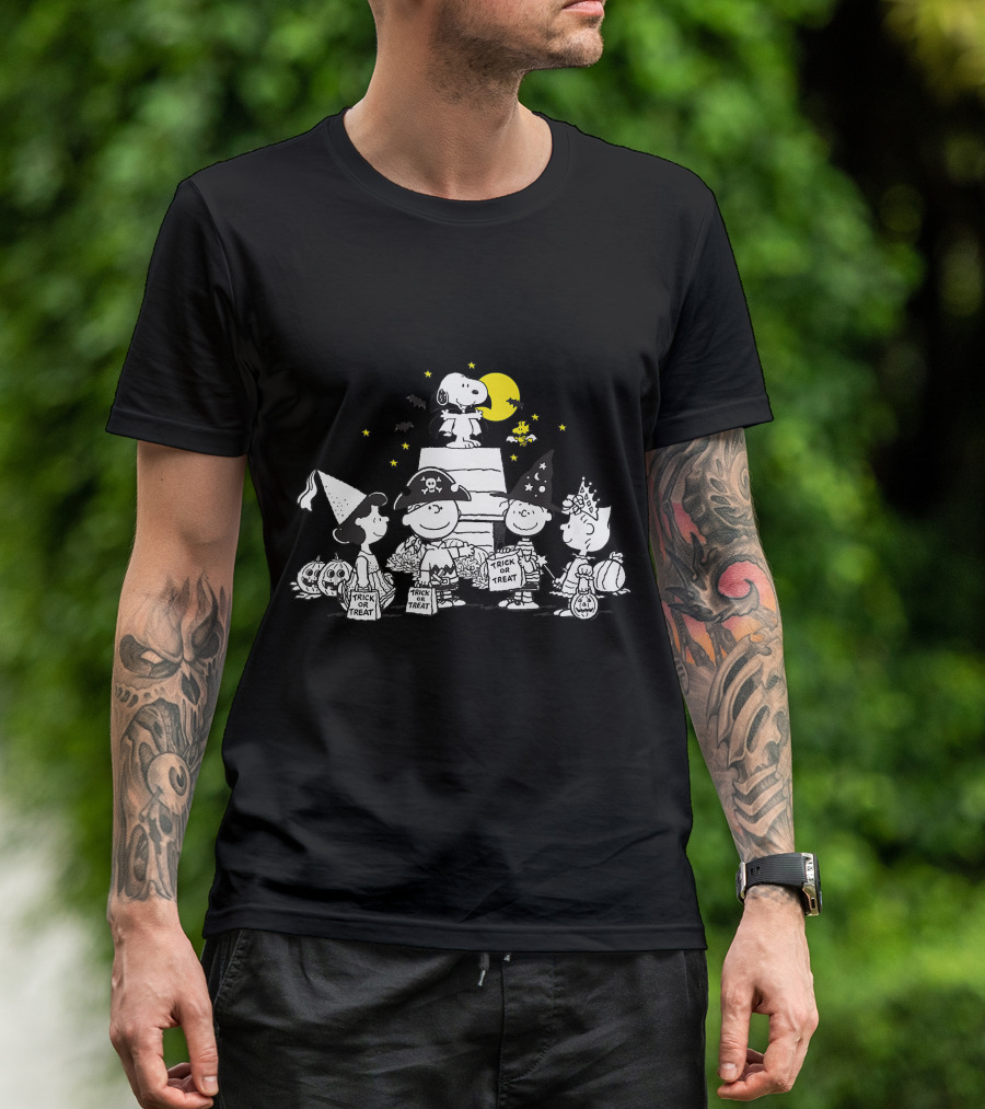 Peanuts Halloween Trick Or Treat With Snoopy And Friends T-Shirt