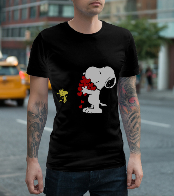 Snoopy Holding Hearts With Woodstock Hugging T-Shirt
