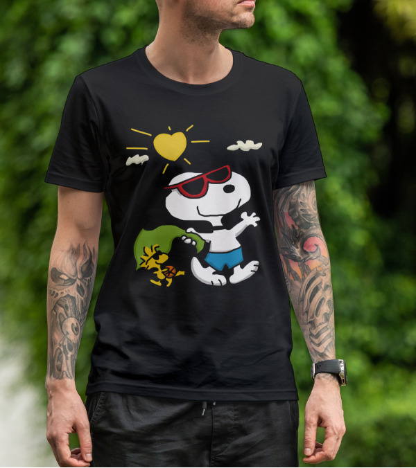 Snoopy And Woodstock Summer Fun Sun Heart Sunglasses T-Shirt